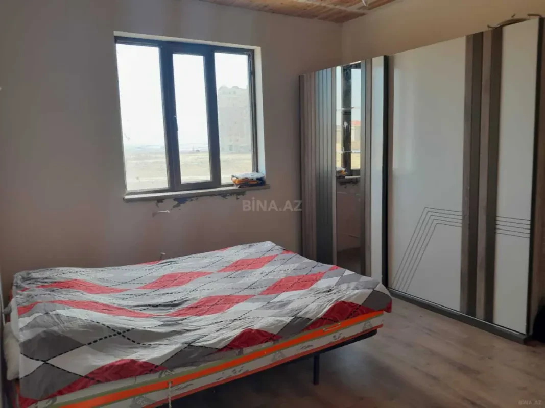 Satılır 9 otaqlı həyət evi 300 m²
