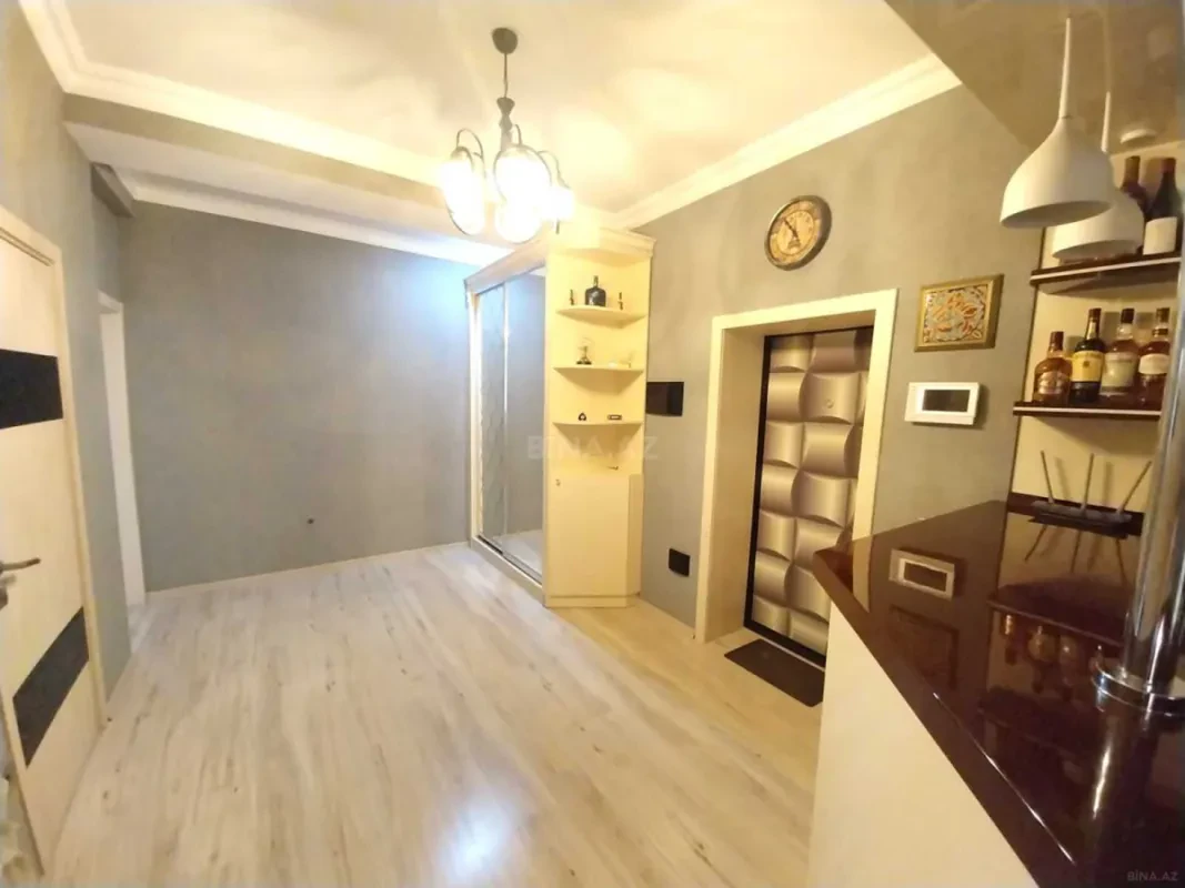 Satılır 3 otaqlı mənzil 105 m²