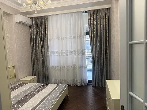 Kirayə verilir 2 otaqlı mənzil 60 m²