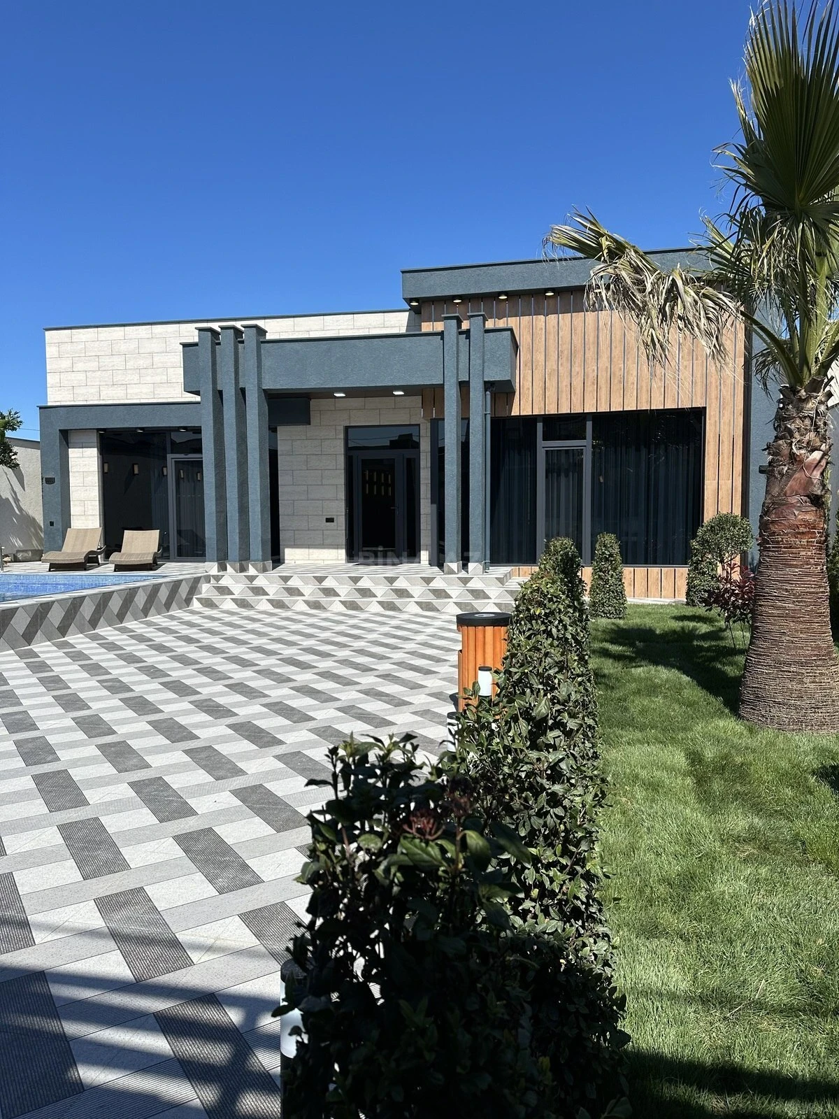 Satılır 5 otaqlı həyət evi 170 m²