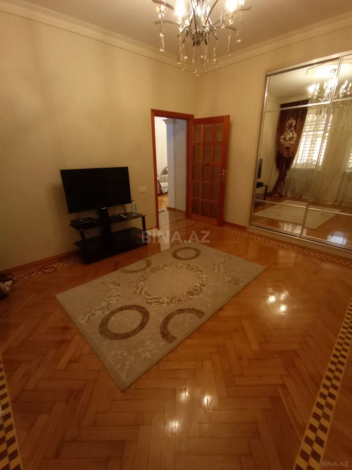 Kirayə verilir 4 otaqlı mənzil 100 m²