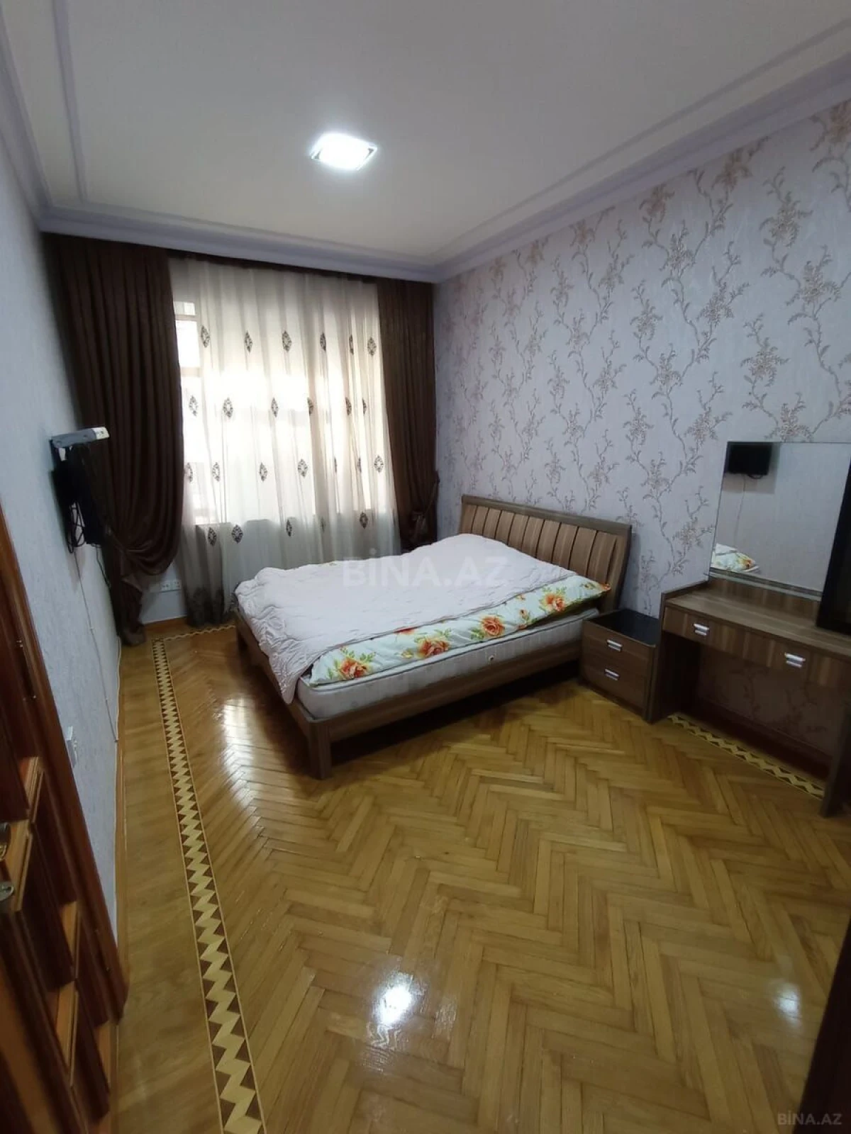 Kirayə verilir 4 otaqlı mənzil 100 m²