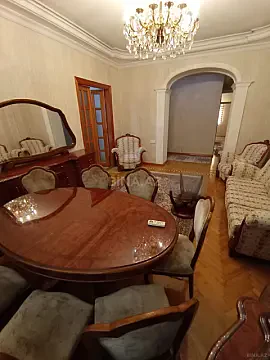 Kirayə verilir 4 otaqlı mənzil 100 m² — Bakı, Sahil qəs. 4 otaq 100.00 m²