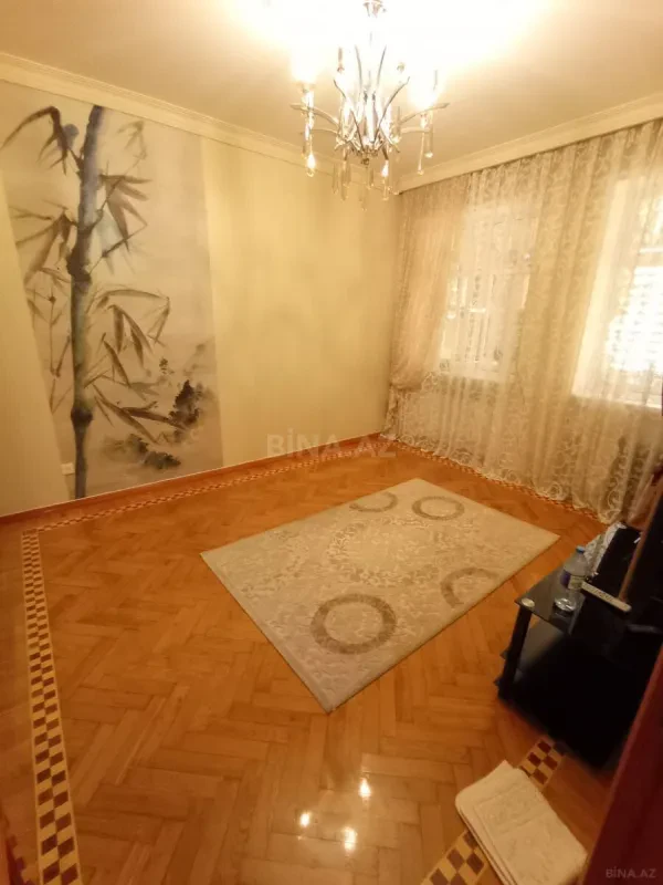 Kirayə verilir 4 otaqlı mənzil 100 m²
