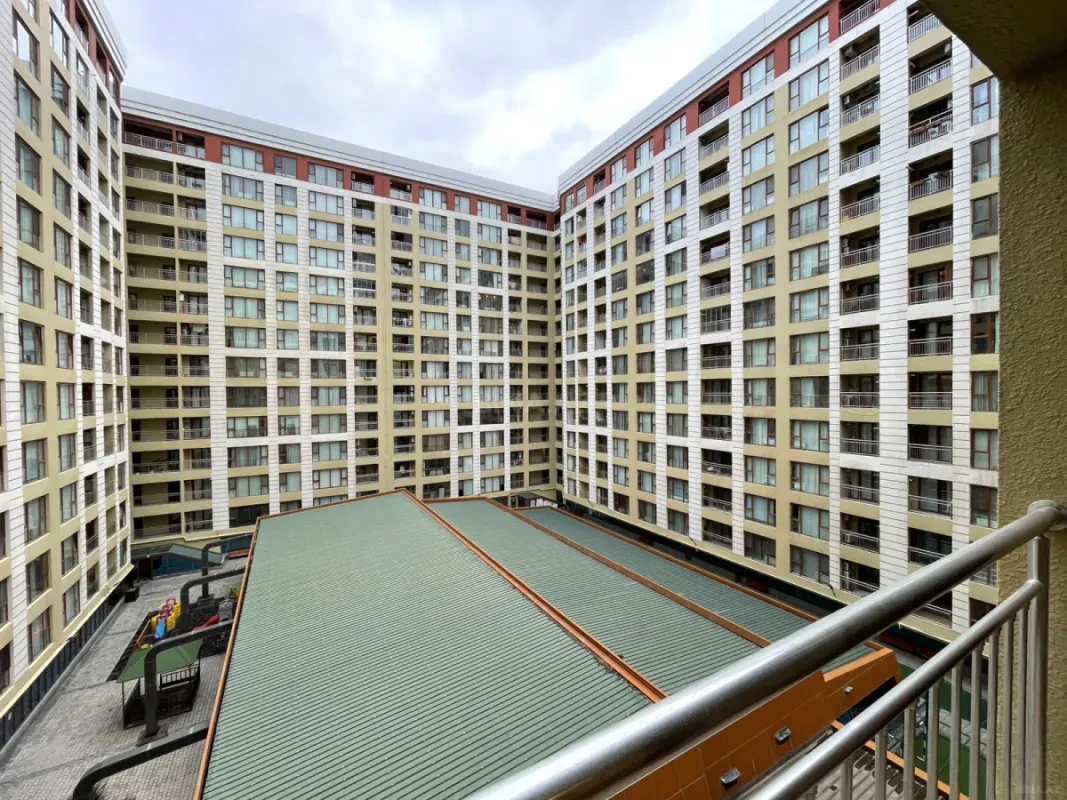 Satılır 2 otaqlı mənzil 96 m²