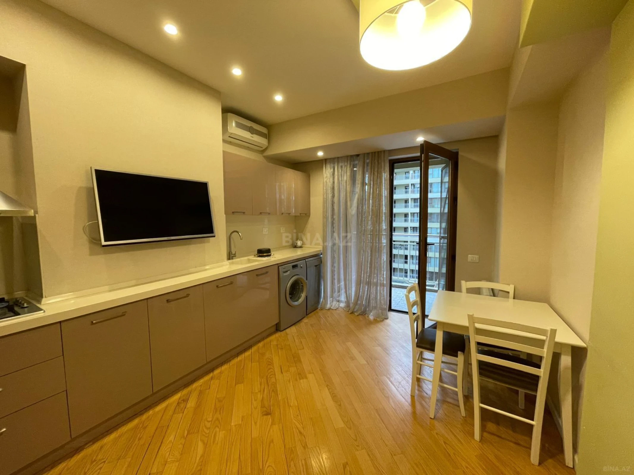 Satılır 2 otaqlı mənzil 96 m²