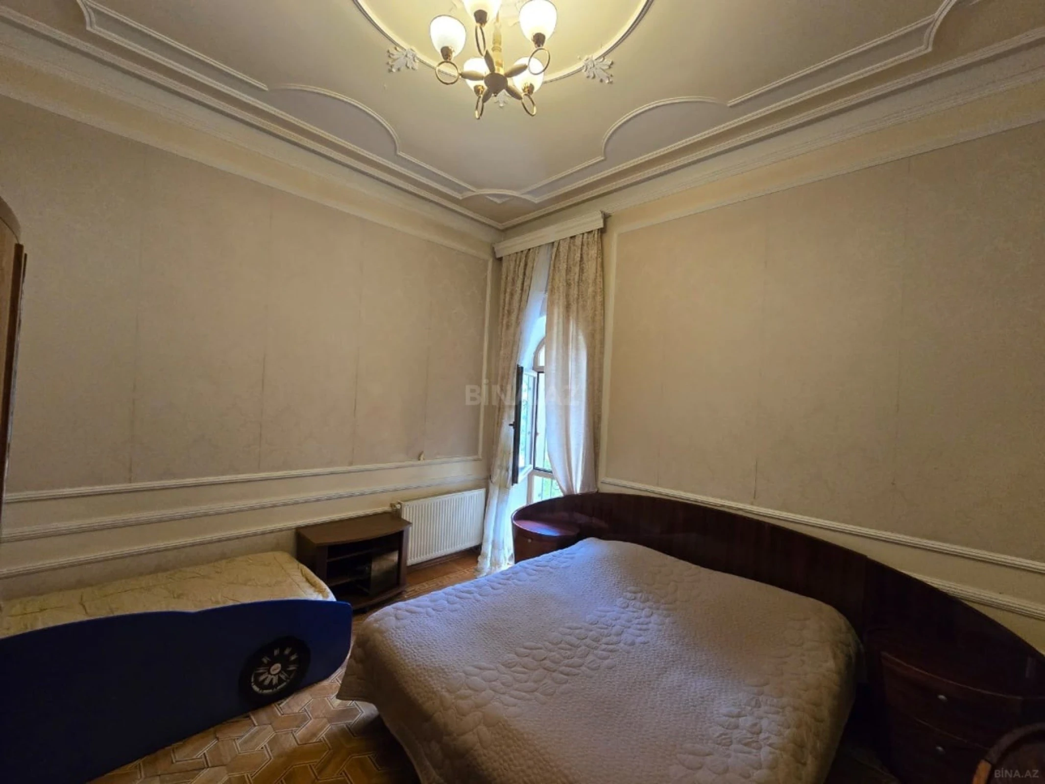 Satılır 11 otaqlı həyət evi 860 m²