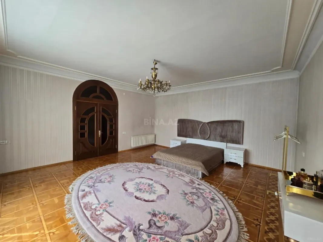Satılır 11 otaqlı həyət evi 860 m²