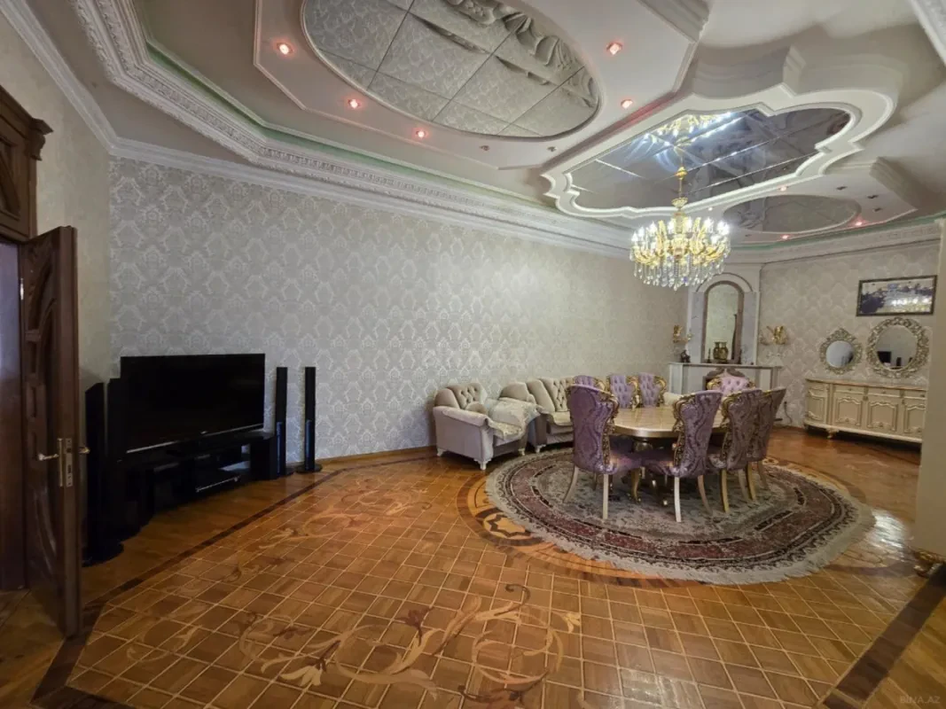 Satılır 11 otaqlı həyət evi 860 m²