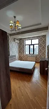 Kirayə verilir 2 otaqlı mənzil 85 m²