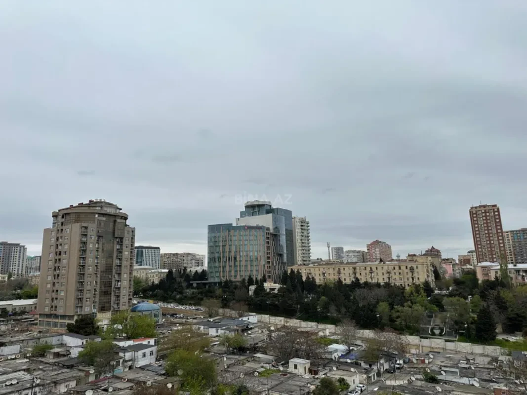 Kirayə verilir 3 otaqlı mənzil 130 m²