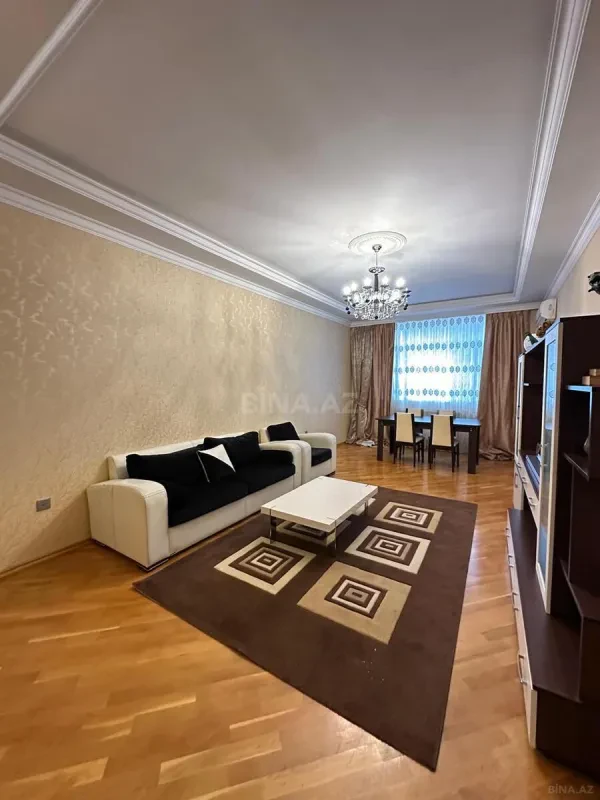 Kirayə verilir 3 otaqlı mənzil 130 m²