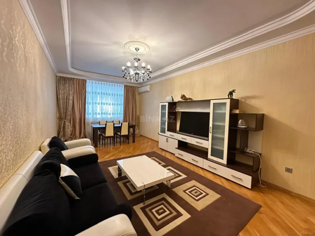 Kirayə verilir 3 otaqlı mənzil 130 m²