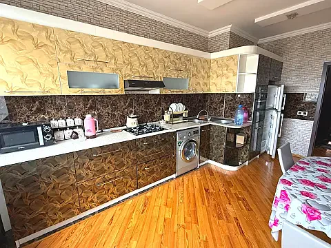 Satılır 2 otaqlı mənzil 75 m²