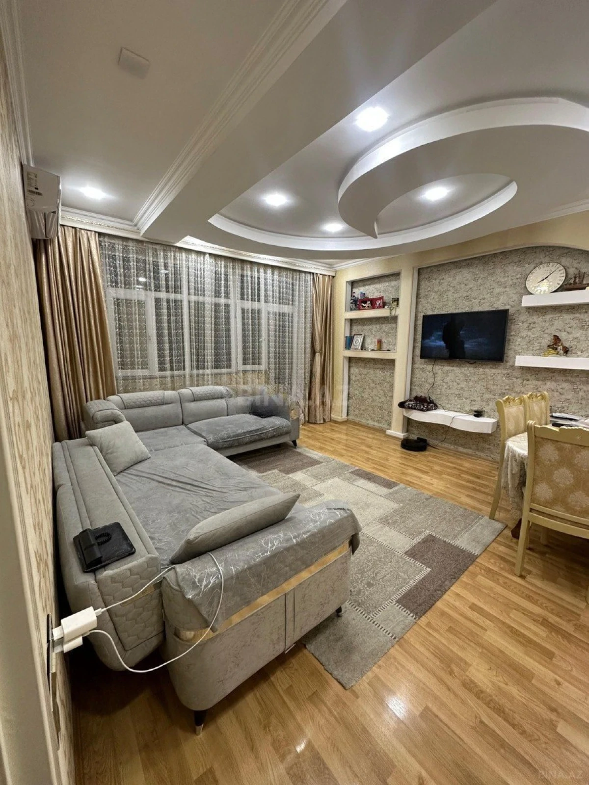 Satılır 3 otaqlı mənzil 77 m²