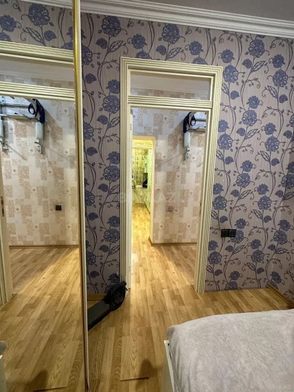 Satılır 3 otaqlı mənzil 77 m²
