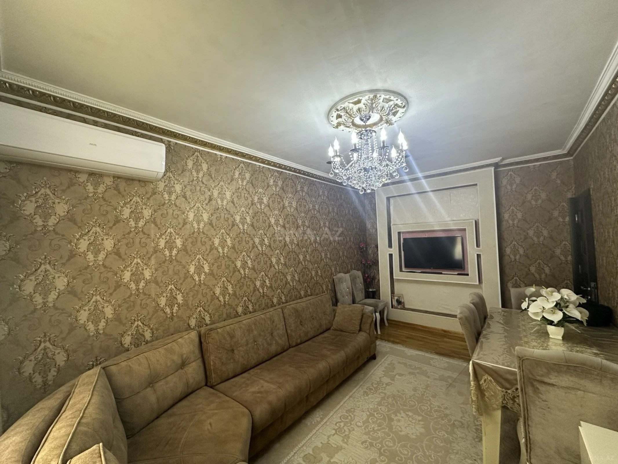 Satılır 2 otaqlı mənzil 65 m²