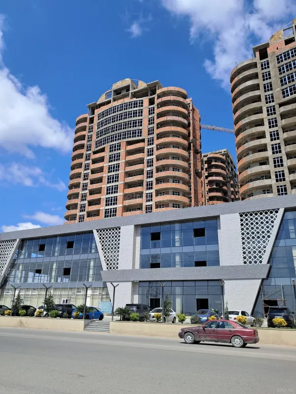 Satılır 2 otaqlı mənzil 83.2 m²