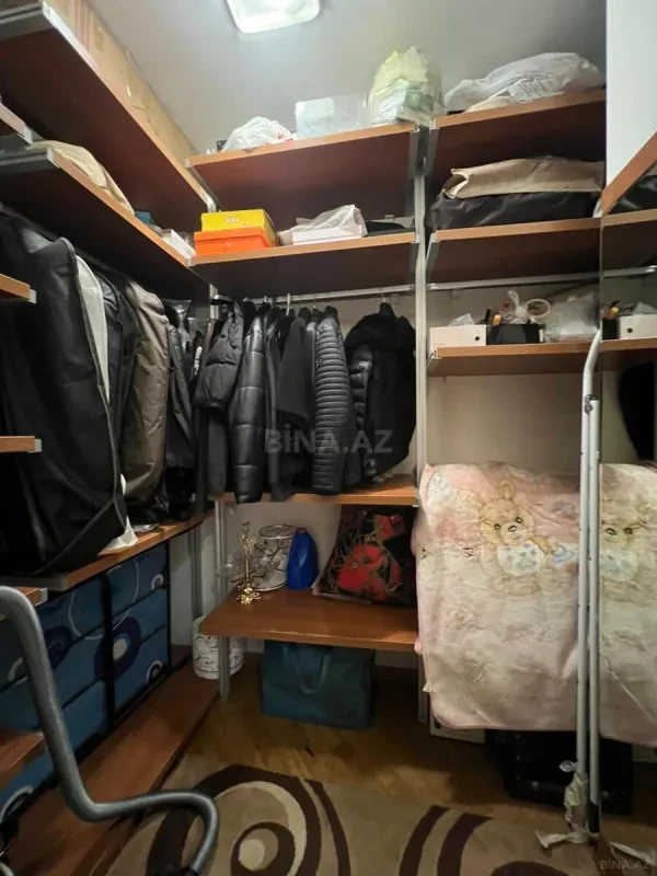 Satılır 4 otaqlı mənzil 155 m²