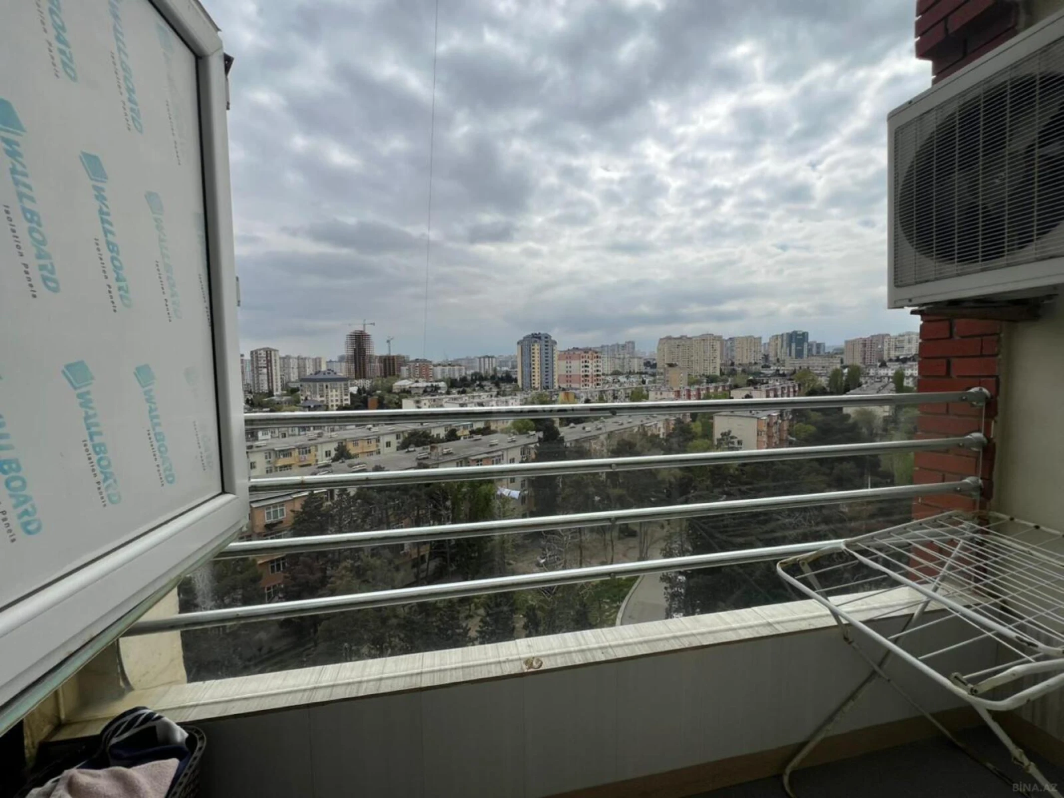Satılır 4 otaqlı mənzil 155 m²
