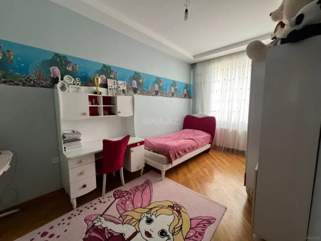 Satılır 4 otaqlı mənzil 155 m²