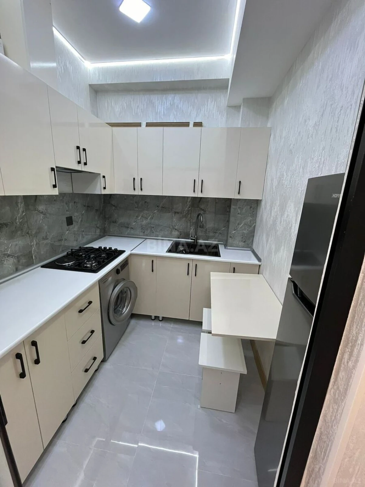 Kirayə verilir 2 otaqlı mənzil 60 m²