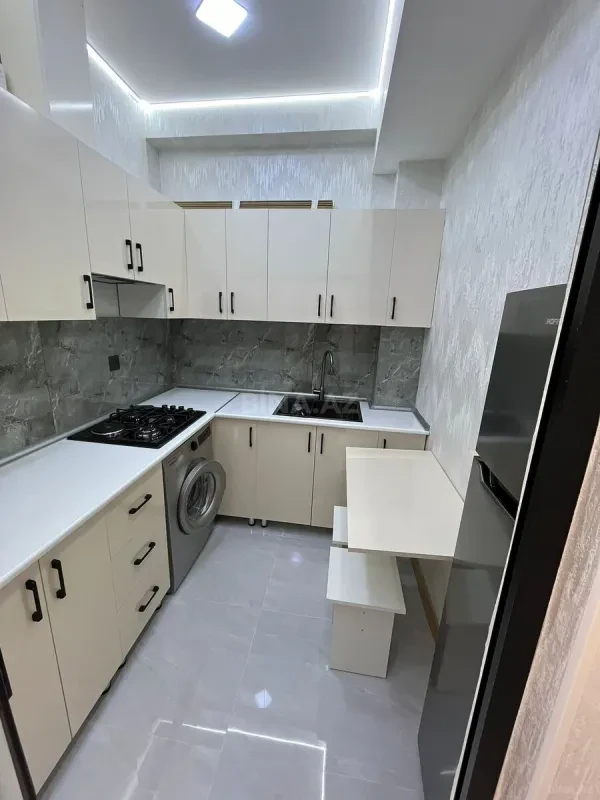 Kirayə verilir 2 otaqlı mənzil 60 m²
