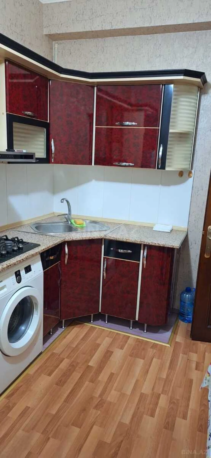 Kirayə verilir 3 otaqlı mənzil 94 m²