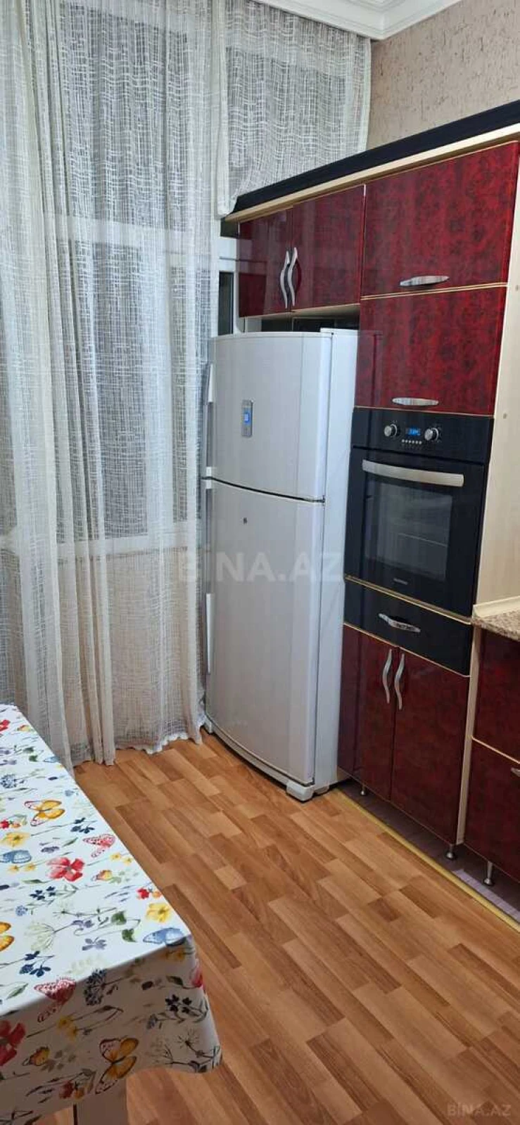Kirayə verilir 3 otaqlı mənzil 94 m²