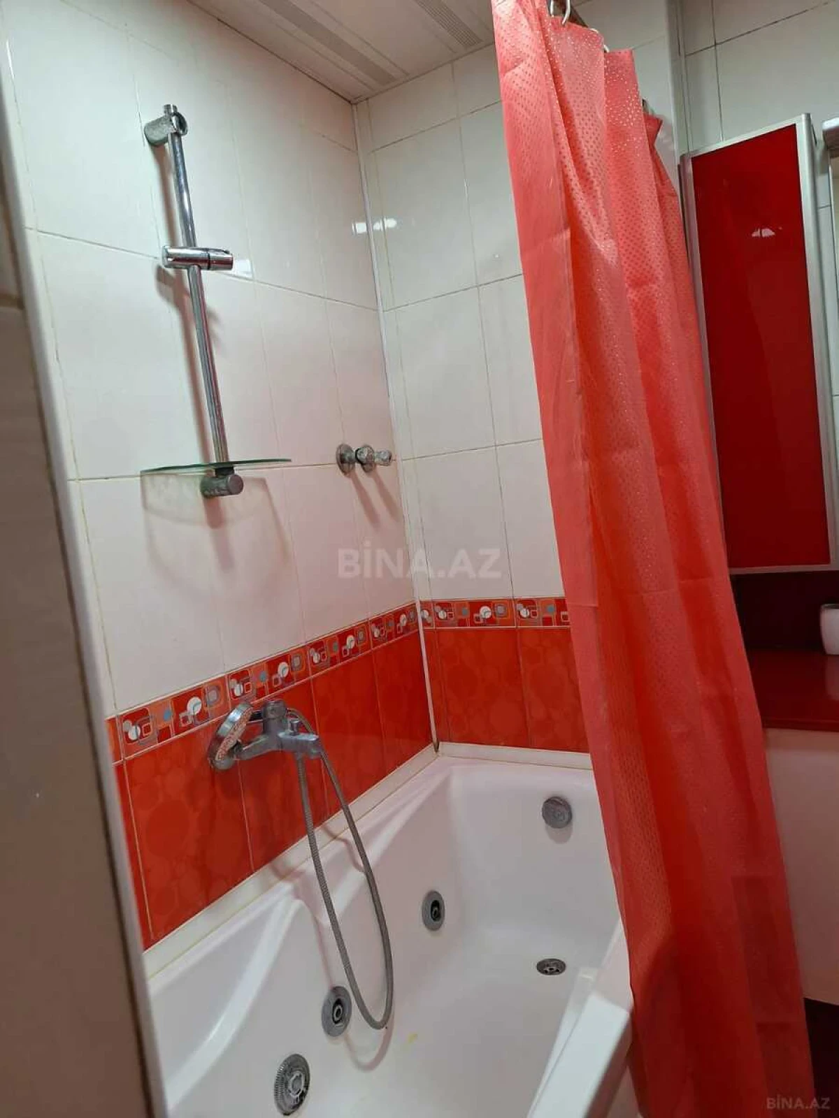Kirayə verilir 3 otaqlı mənzil 94 m²