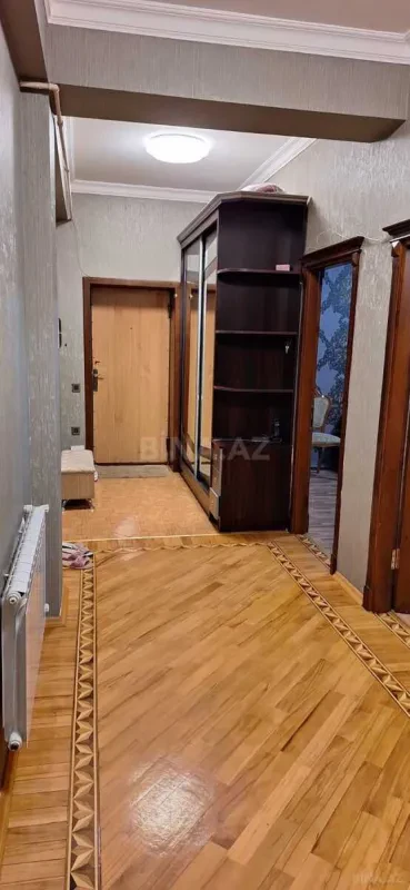 Kirayə verilir 3 otaqlı mənzil 94 m²