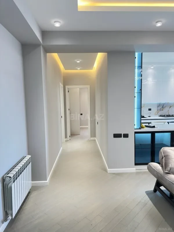 Satılır 3 otaqlı mənzil 130 m²