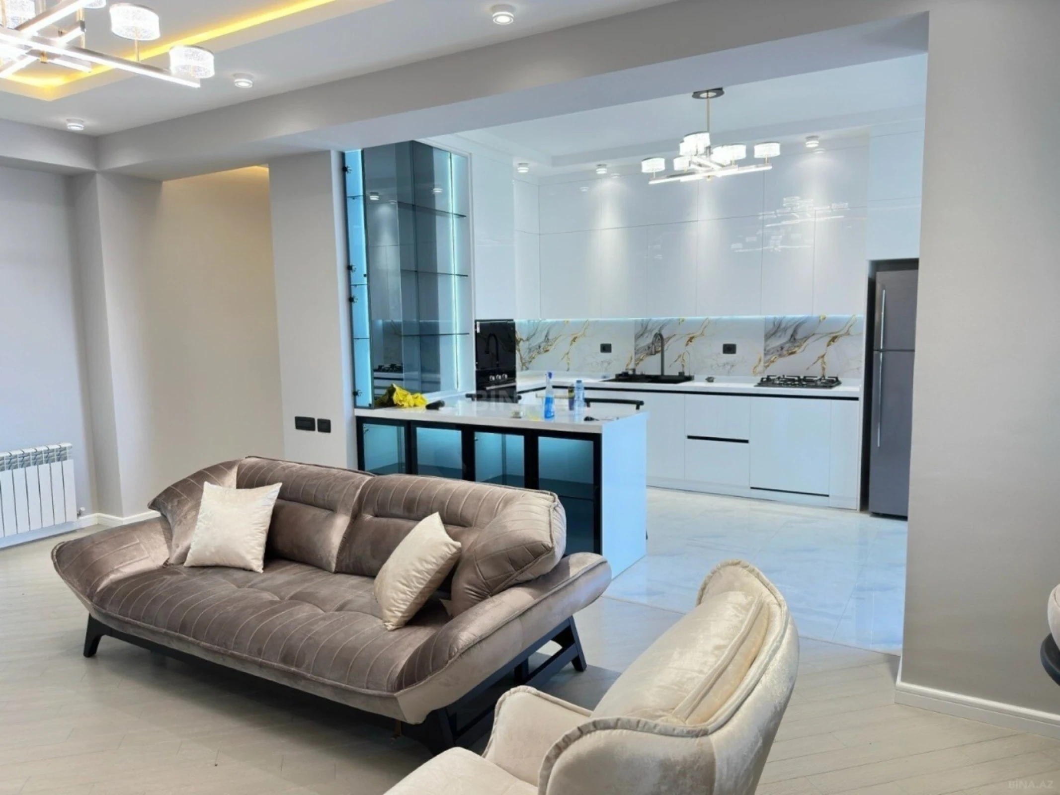 Satılır 3 otaqlı mənzil 130 m²