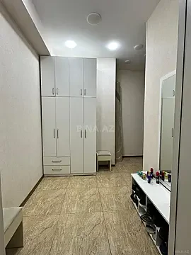 Satılır 2 otaqlı mənzil 93 m²