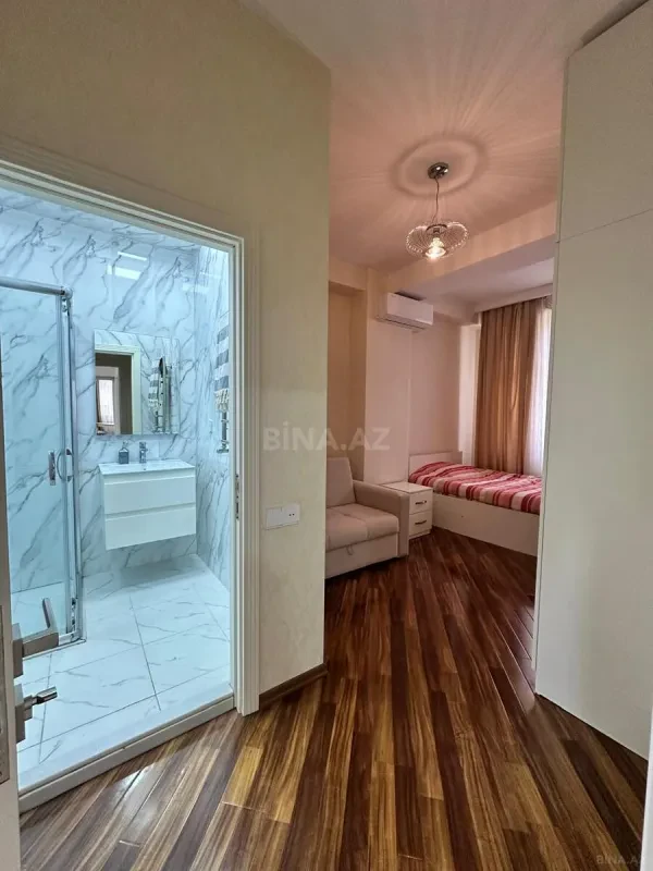 Satılır 2 otaqlı mənzil 93 m²