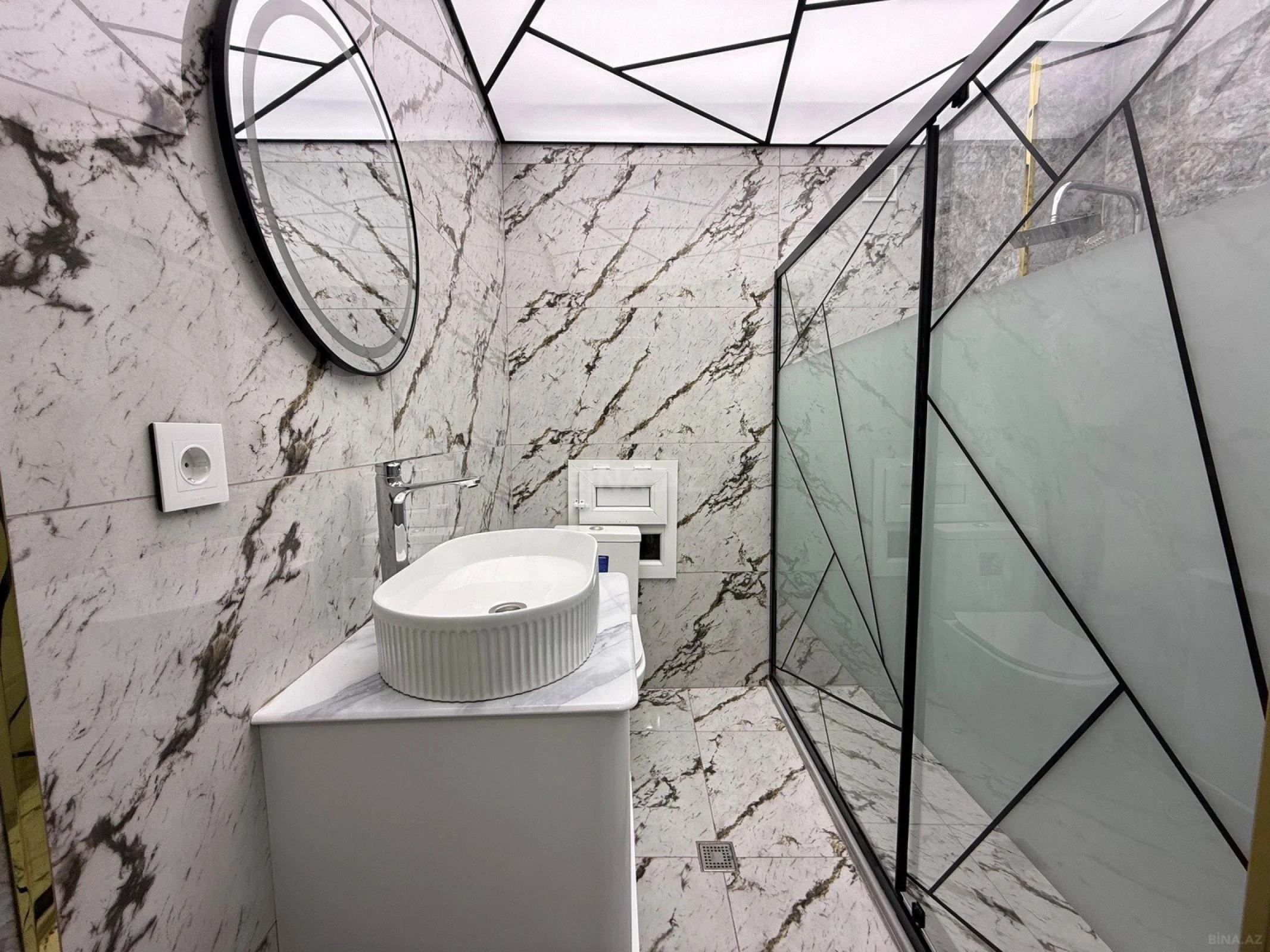 Satılır 2 otaqlı mənzil 65 m²