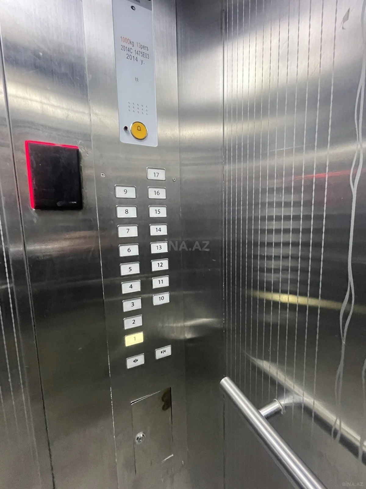 Satılır 4 otaqlı mənzil 177 m²