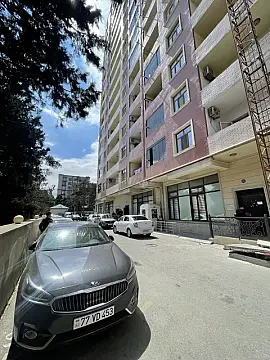 Satılır 4 otaqlı mənzil 177 m²