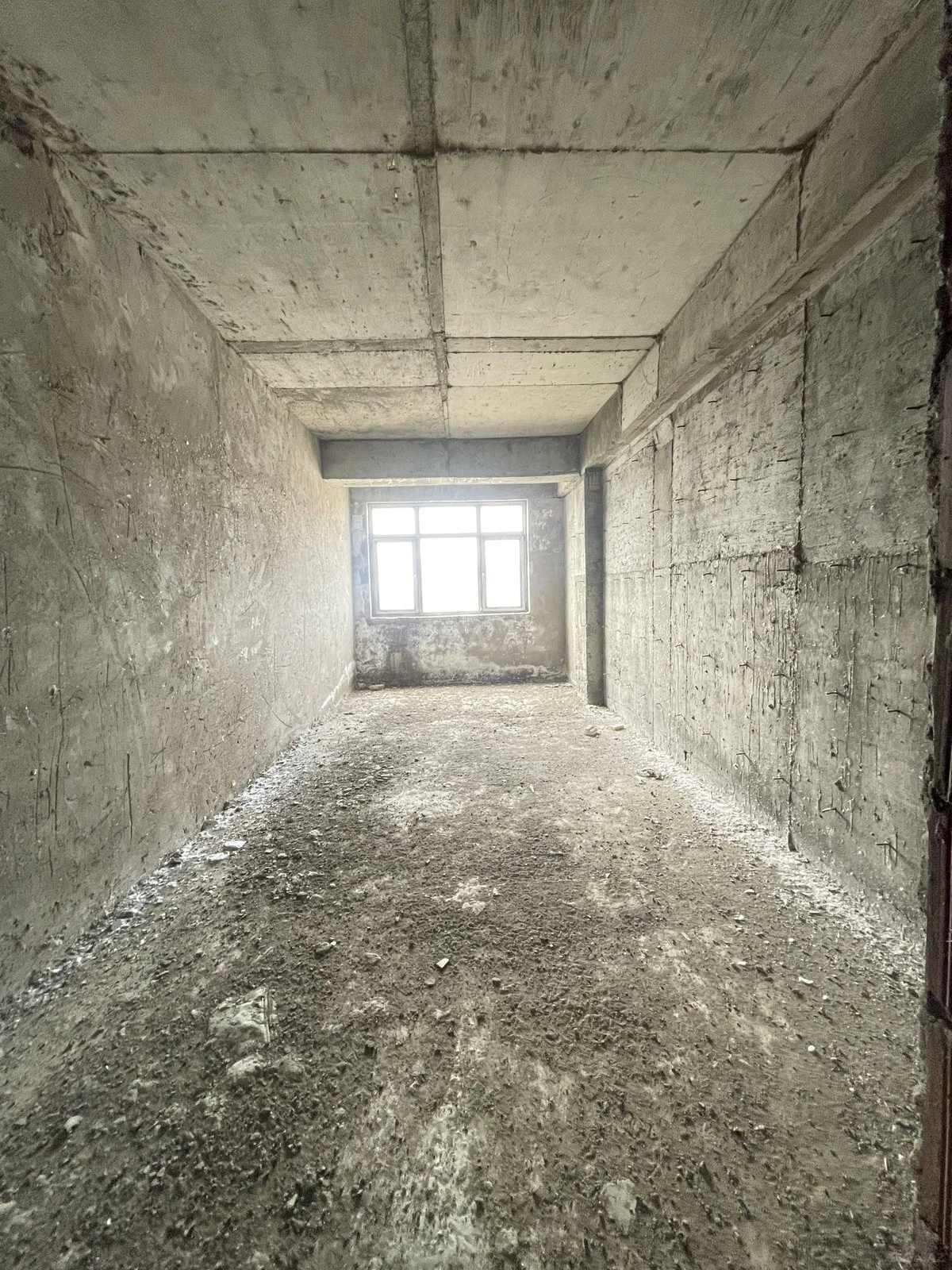 Satılır 4 otaqlı mənzil 177 m²