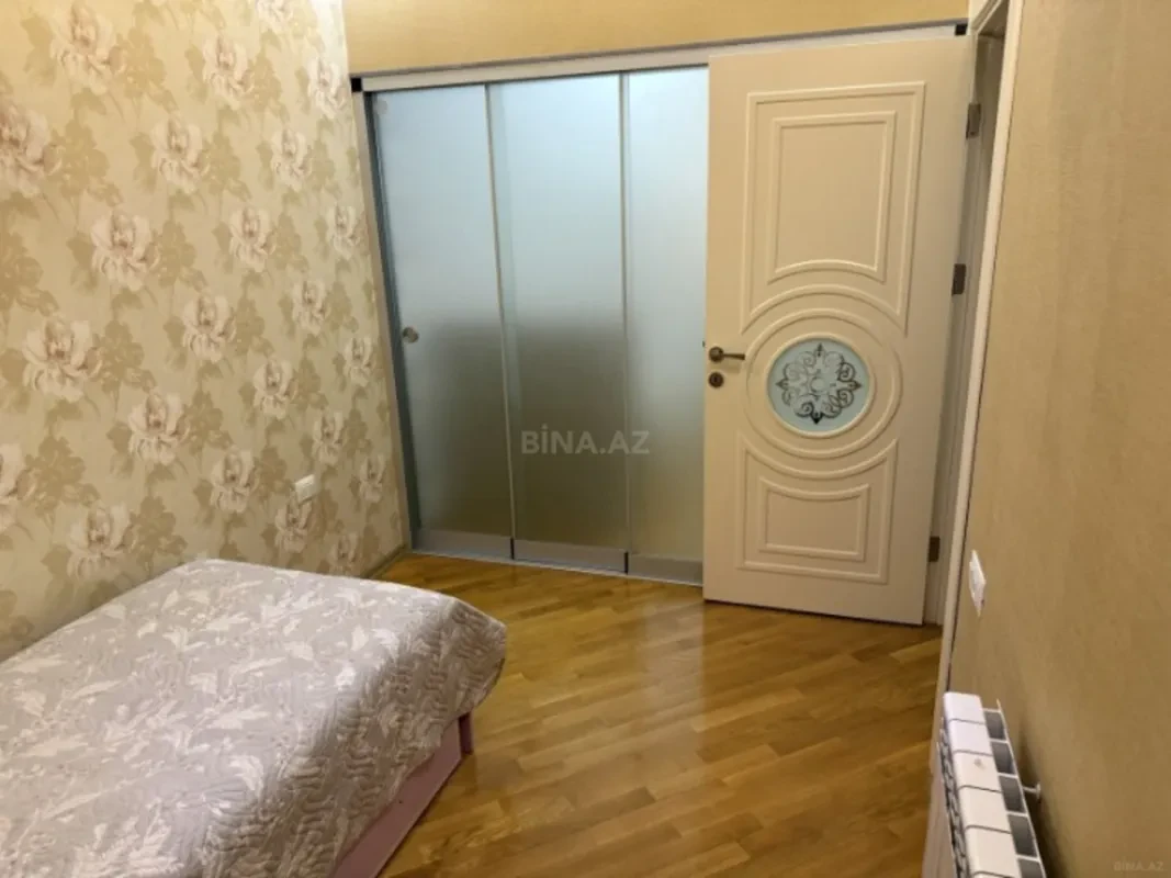 Kirayə verilir 4 otaqlı mənzil 120 m²