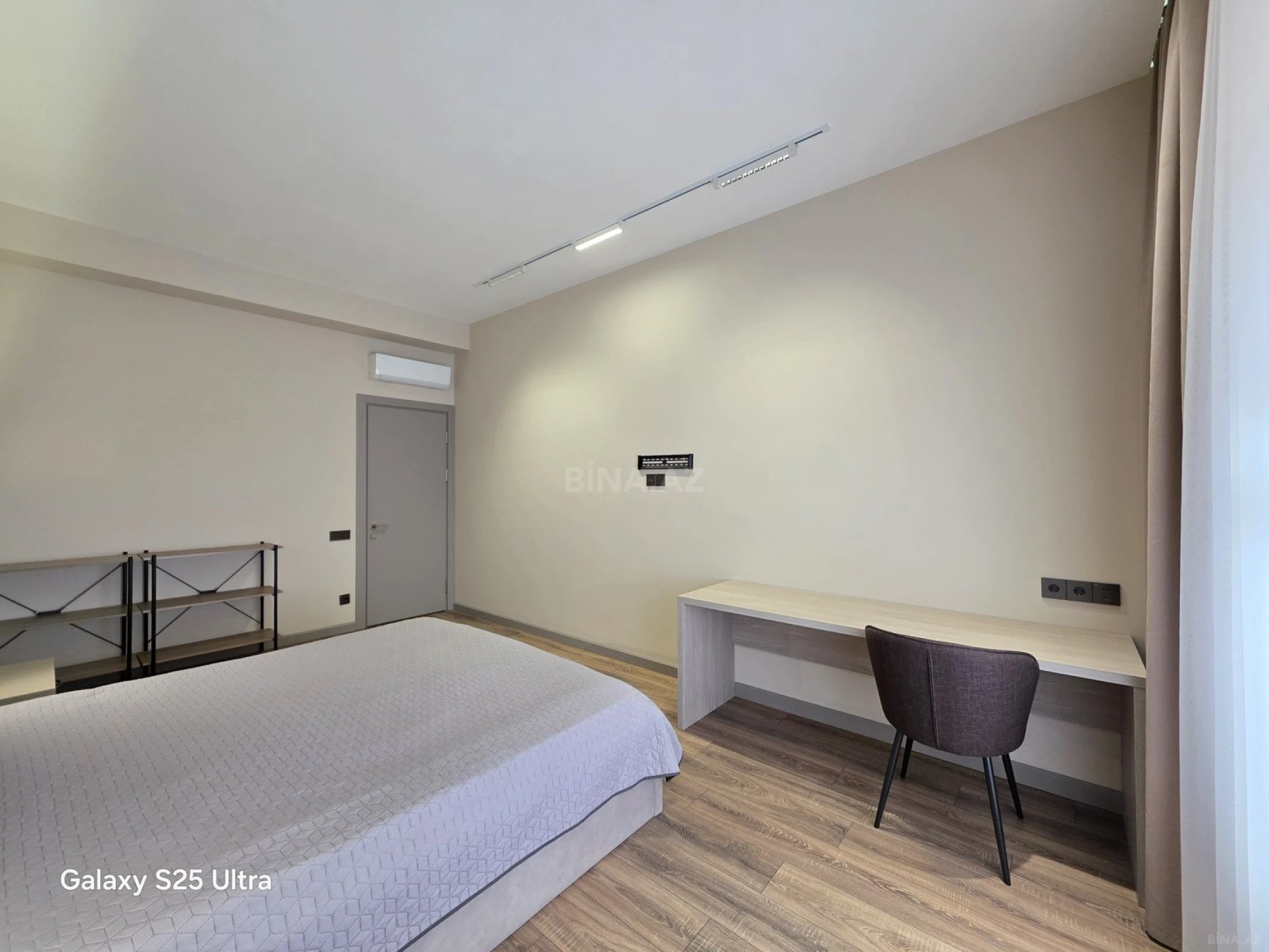 Kirayə verilir 2 otaqlı mənzil 90 m²