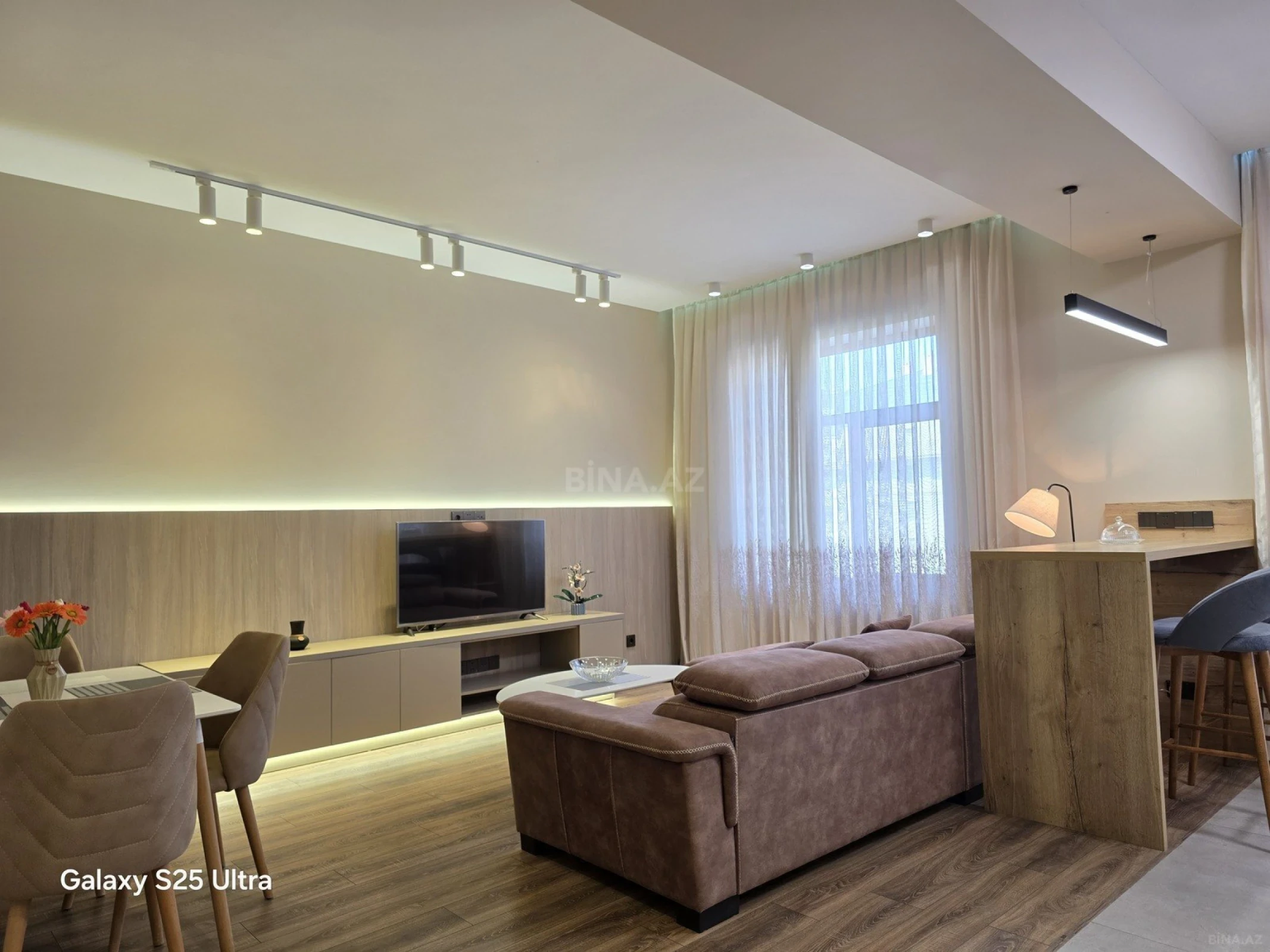 Kirayə verilir 2 otaqlı mənzil 90 m²