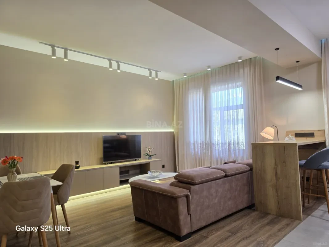 Kirayə verilir 2 otaqlı mənzil 90 m²