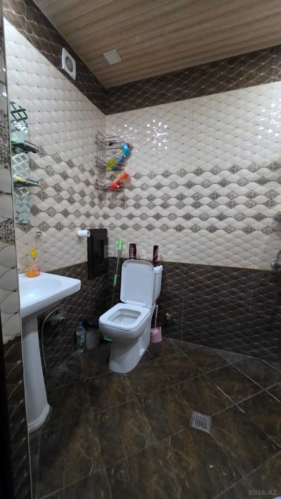 Satılır 4 otaqlı mənzil 138 m²