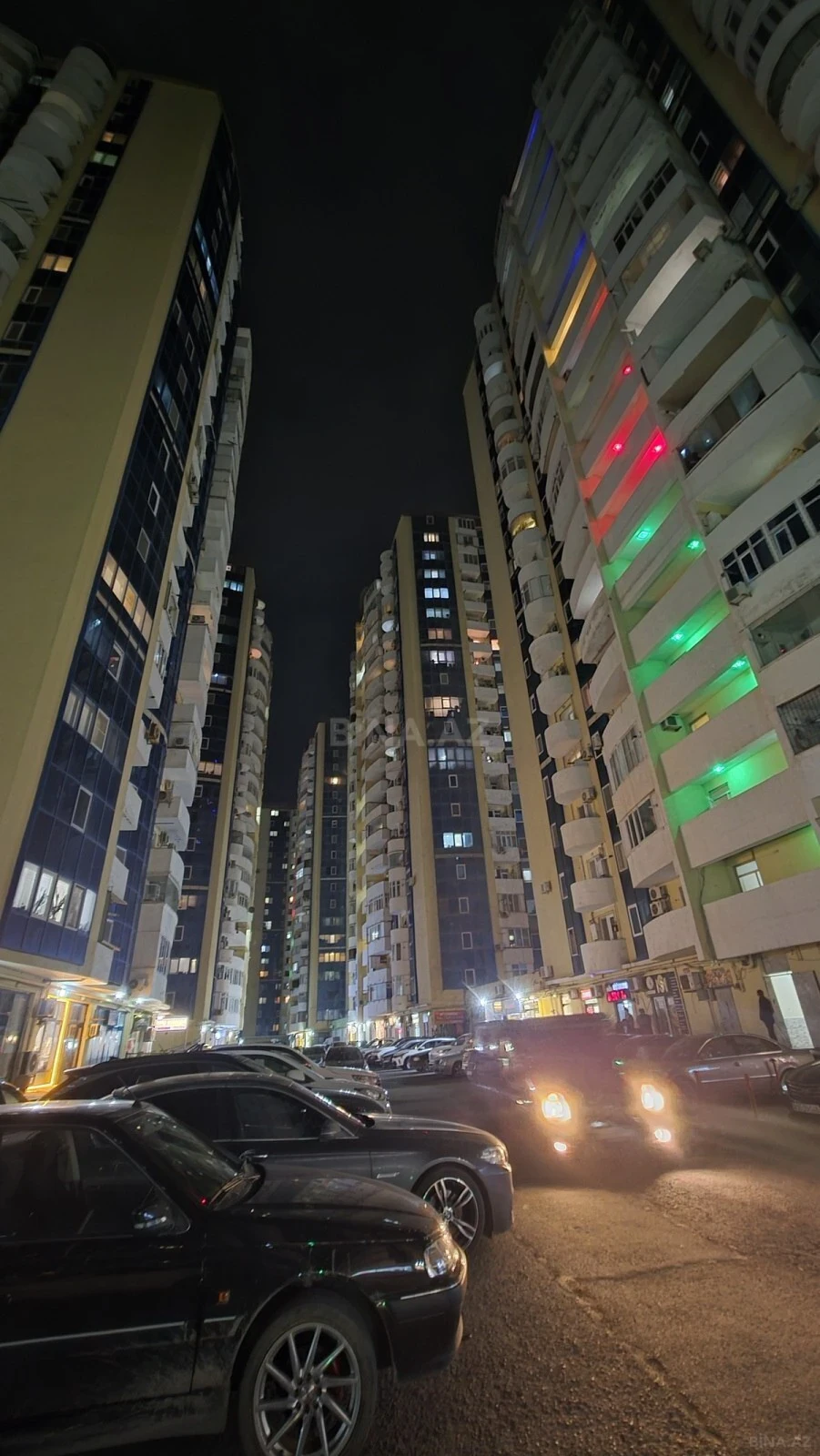 Satılır 4 otaqlı mənzil 138 m²
