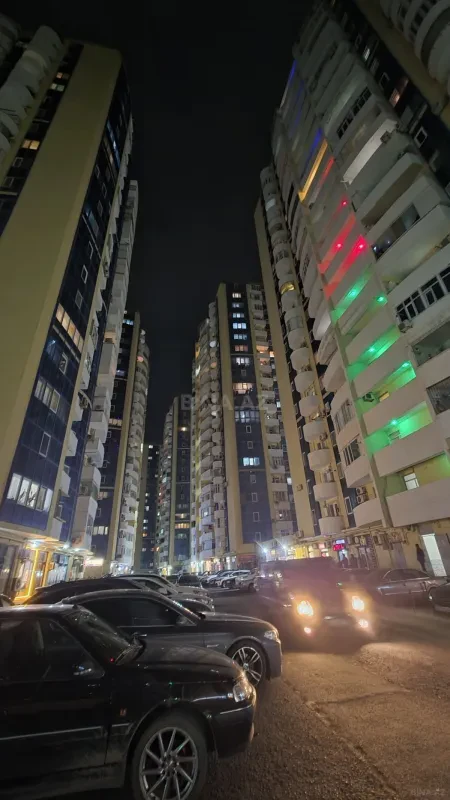 Satılır 4 otaqlı mənzil 138 m²