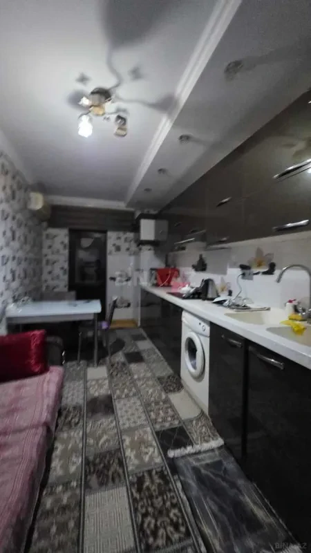 Satılır 4 otaqlı mənzil 138 m²