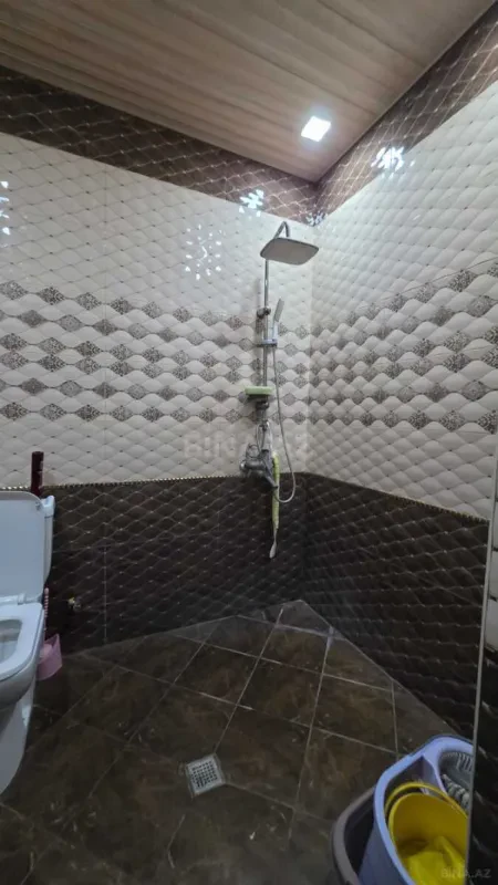 Satılır 4 otaqlı mənzil 138 m²