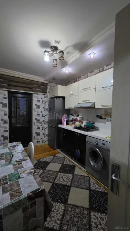 Satılır 4 otaqlı mənzil 138 m²