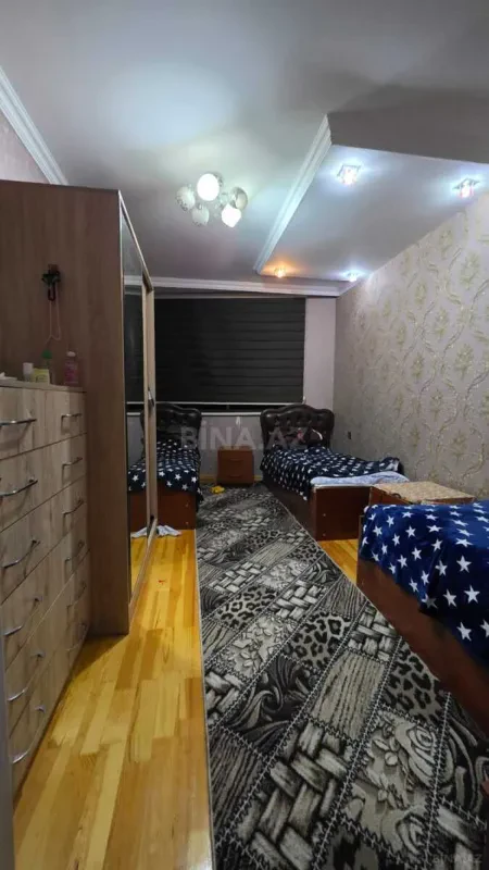 Satılır 4 otaqlı mənzil 138 m²